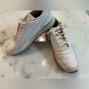 Reebok in White 8.5